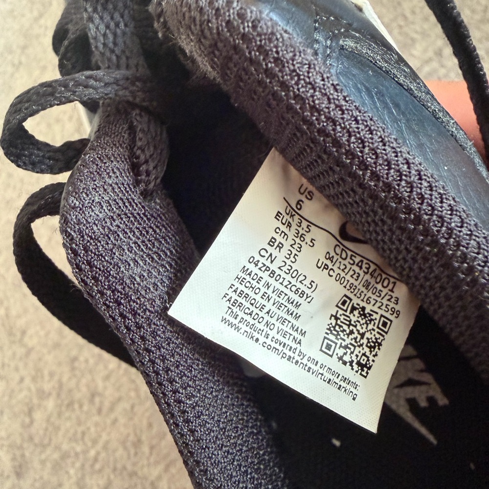 Nike Court Vision Sneakers - Picture 10 of 11